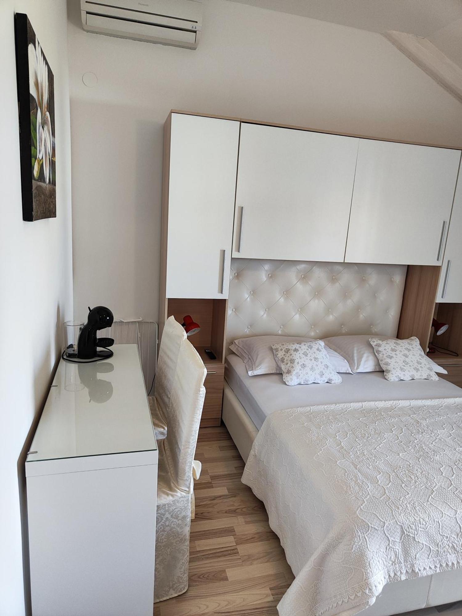 Seka Apartment *
